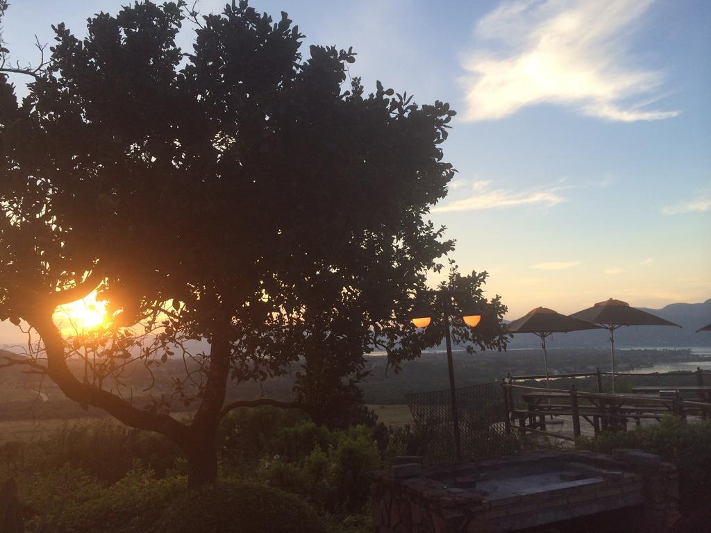 La Montagne Guest Lodge Hartbeespoort Eksteriør bilde